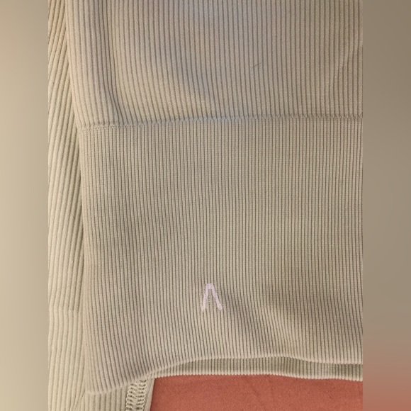 Verie Mint Green Ribbed Seamless Leggings Size Small - Picture 3 of 4